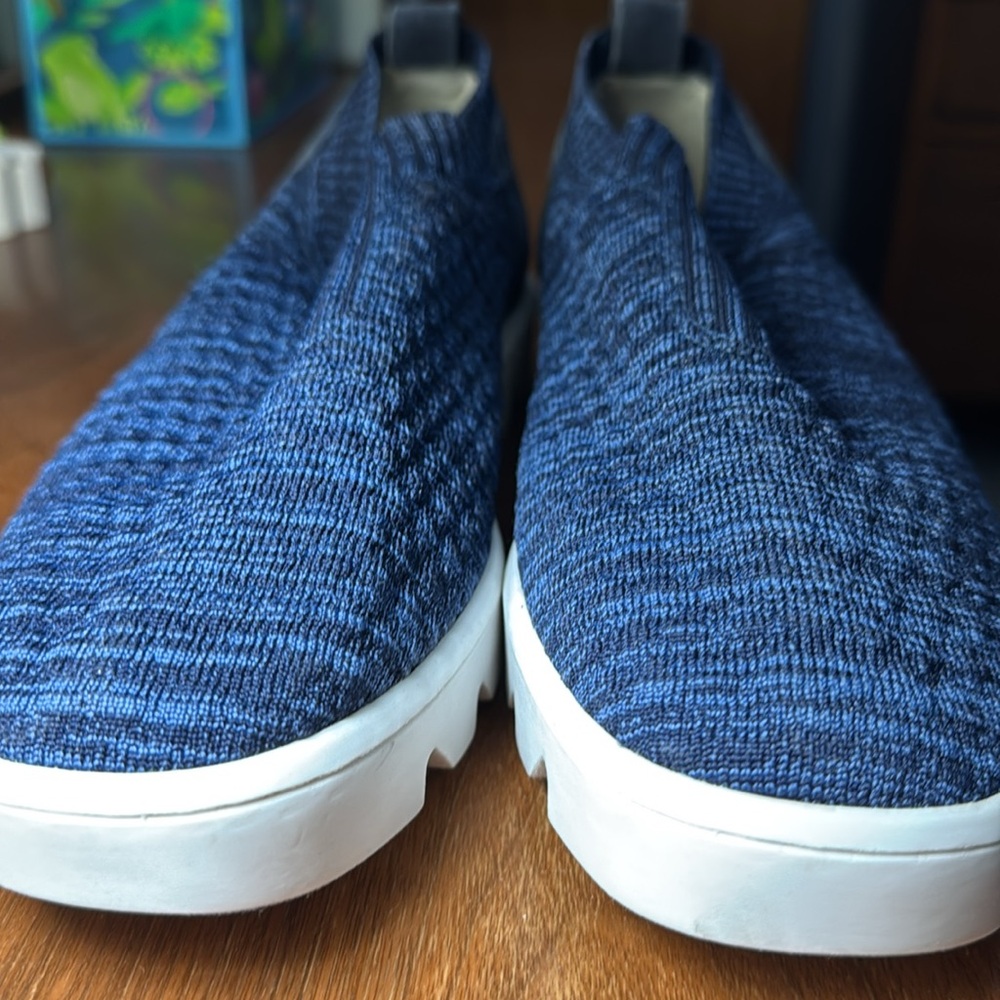 Bernardo Navy Blue Slip-On Sneakers fabric upper
soft stretch comfortable knit - Picture 2 of 12